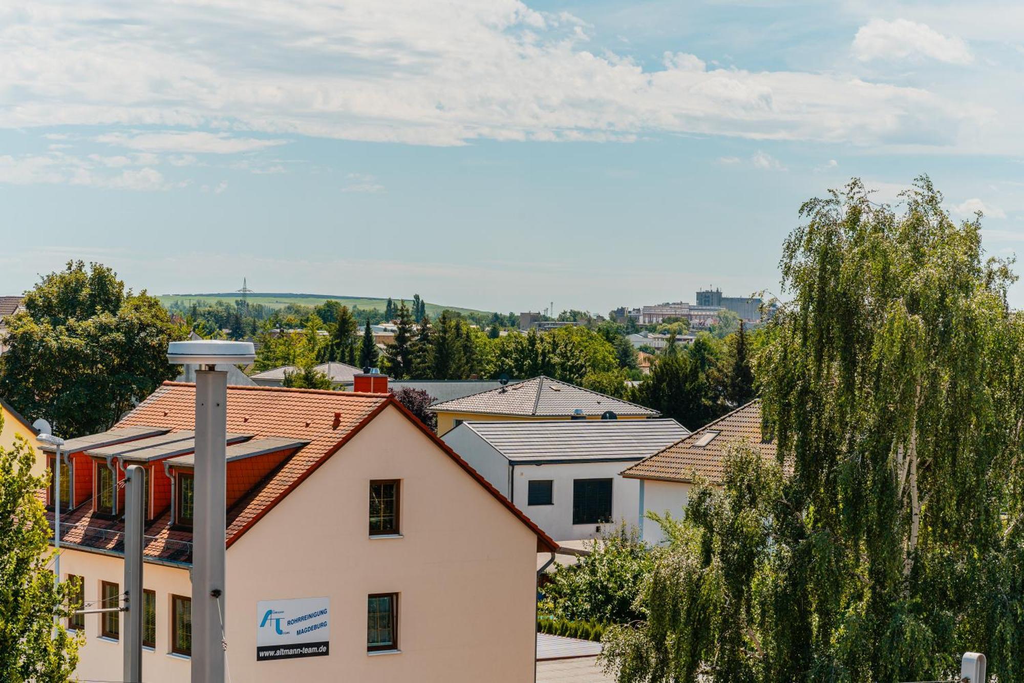 Zentrale Wohlfuehlwohnung - Ideal Fuer Ihren Urlaub Oder Die Geschaeftsreise Magdeburgo Exterior foto